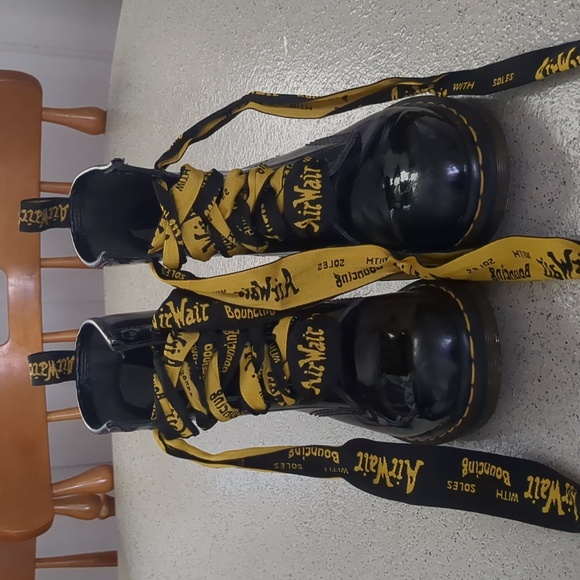 Dr Martens Patent Leather 1460s Boots - Picture 1 of 7